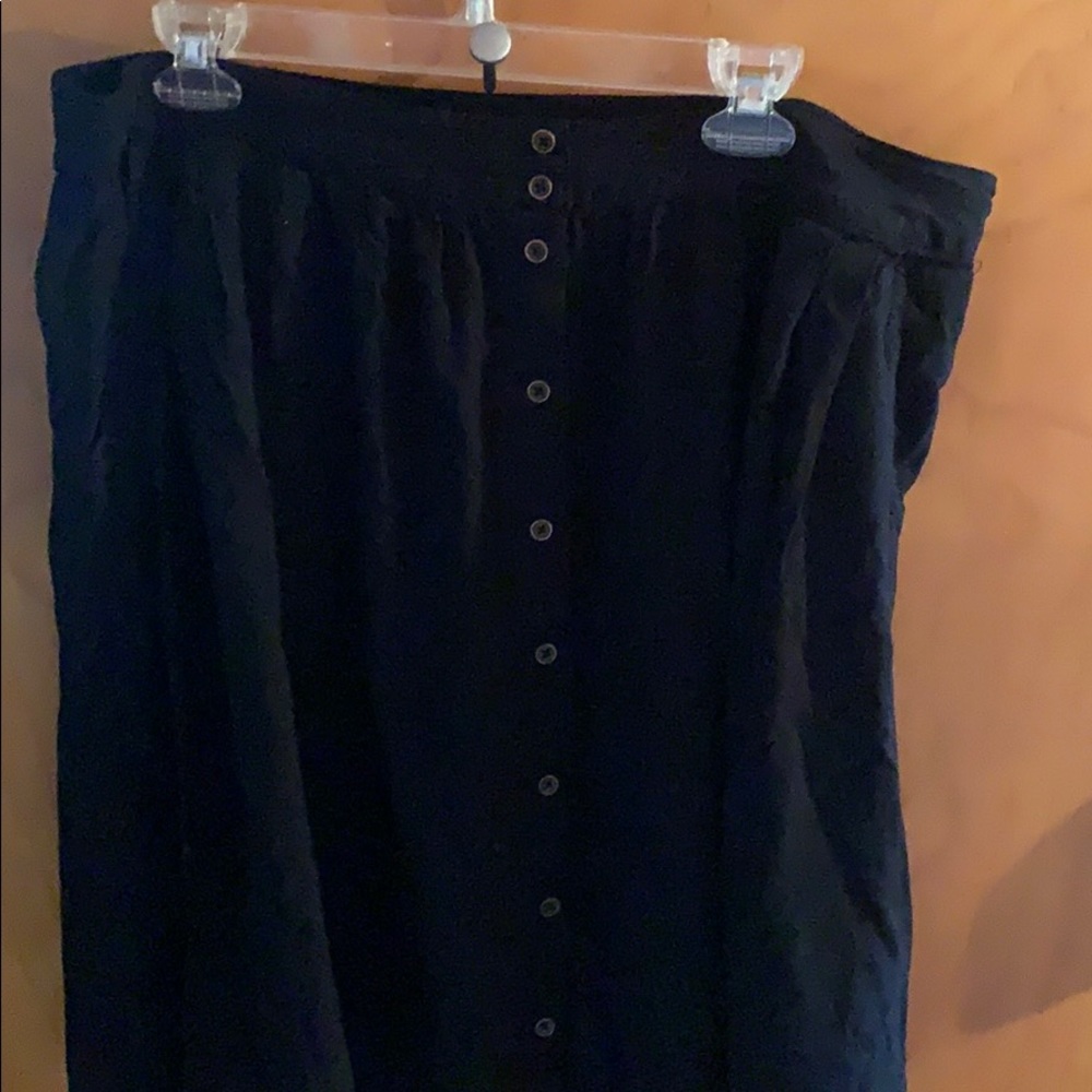 Black skater skirt